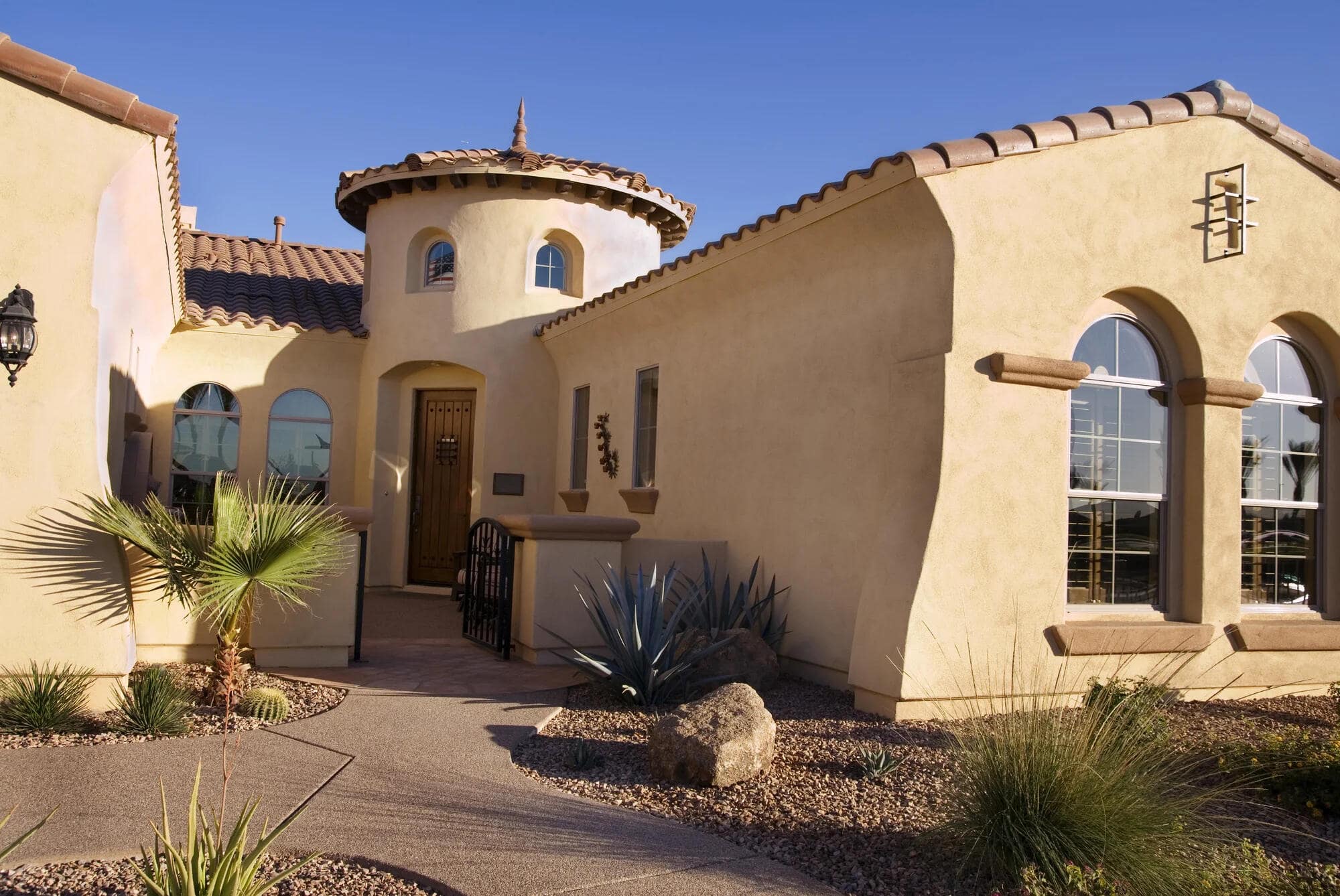 Buying Luxury Homes in Phoenix Arizona: Your Housing Market Guide